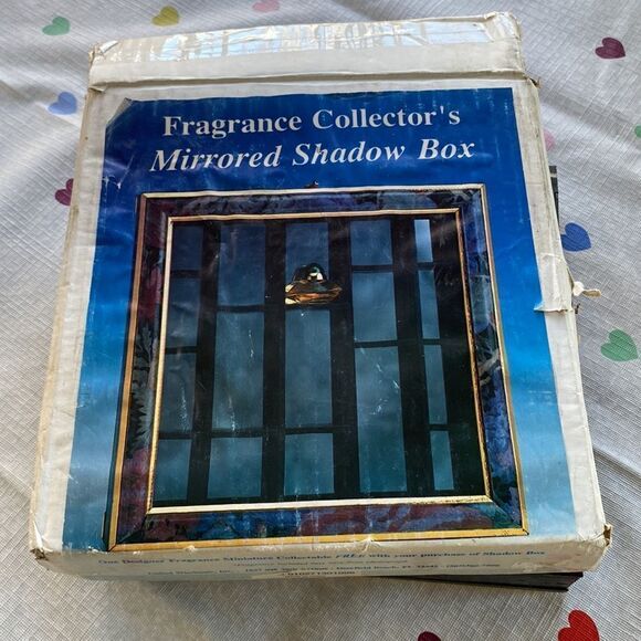Vintage Fragrance Collectors Mirrored Shadow Box - Picture 2 of 7